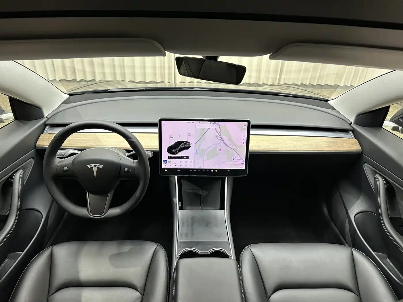 Фото 21 - Tesla Model 3