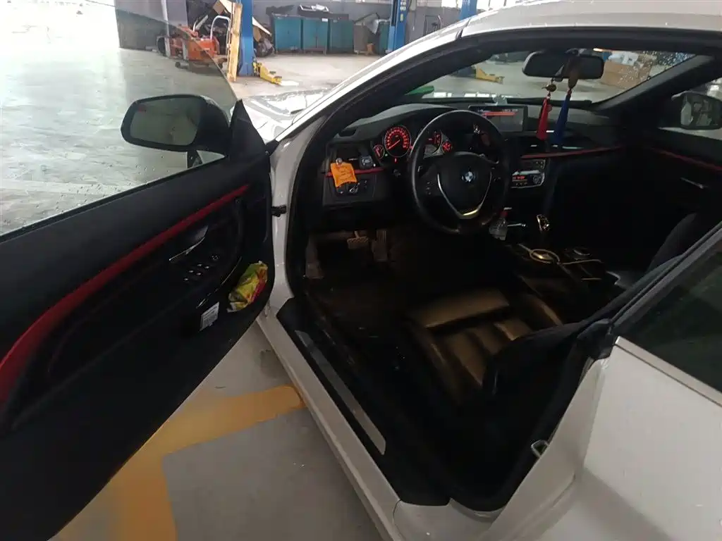 BMW 4 Series 2014 428i Convertible Sport Design Package фото 14