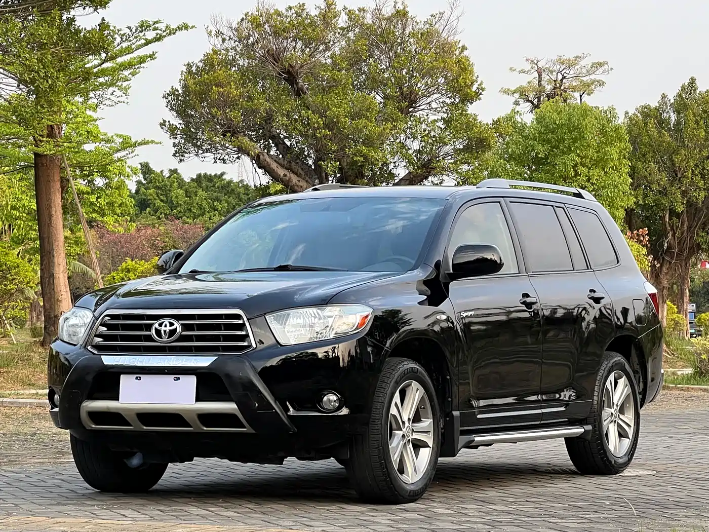 Toyota Highlander 2011 2.7L 2WD 7-seat Luxury Navigation