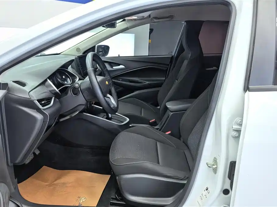 Chevrolet Cavalier 2020 325T Automatic Joy Edition фото 9