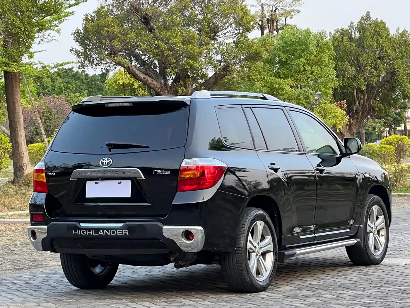 Toyota Highlander 2011 2.7L 2WD 7-seat Luxury Navigation фото 6