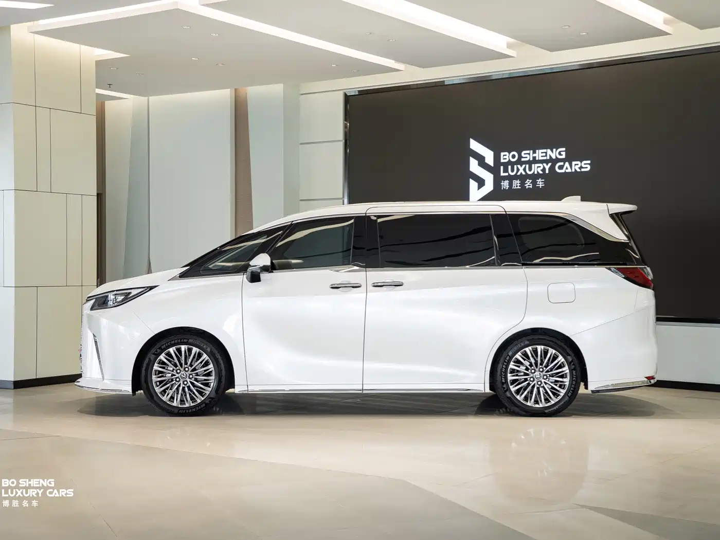 Lexus LM 2025 Model 350h Seven-Seater Elegance Edition фото 2