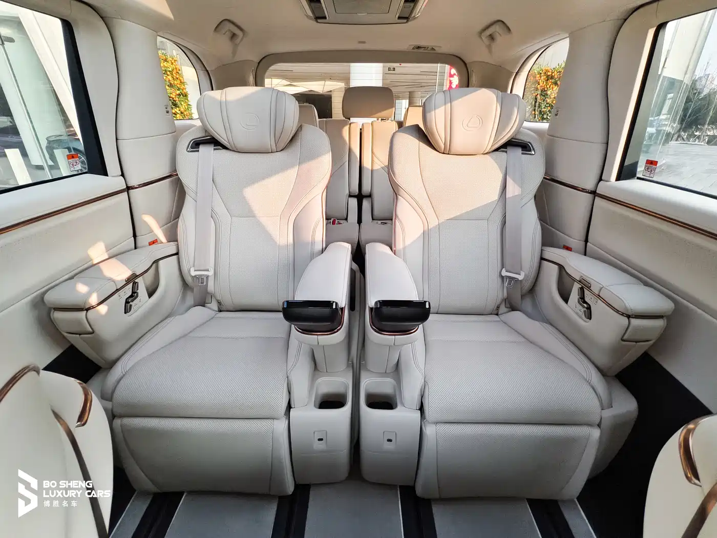 Lexus LM 2025 Model 350h Seven-Seater Elegance Edition фото 16