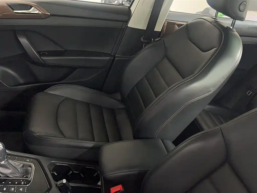 Volkswagen Tharu 2020 280TSI 2WD Luxury Edition China VI фото 7