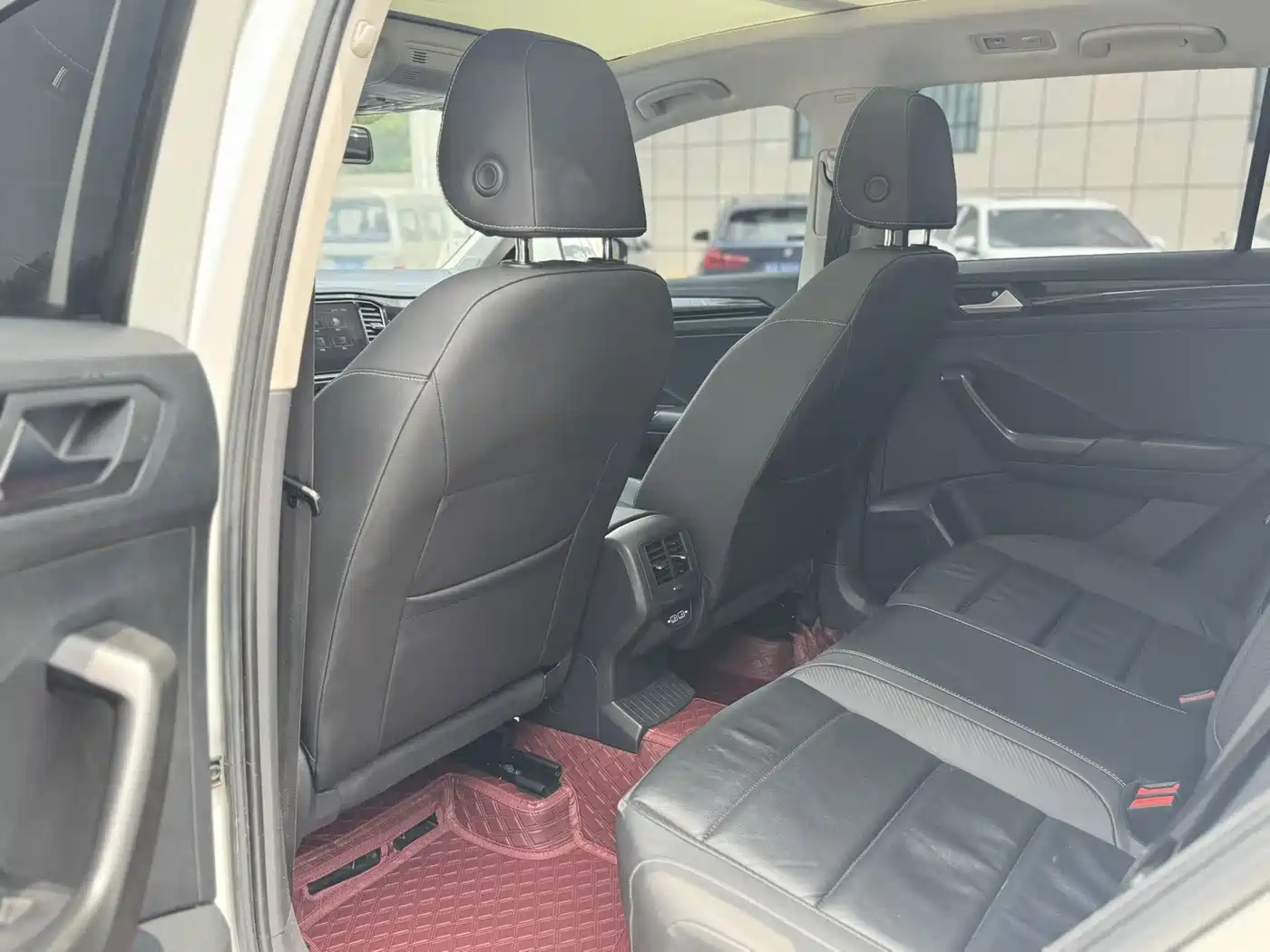 Volkswagen T-ROC 2022 280TSI DSG 2WD Comfort PLUS фото 8