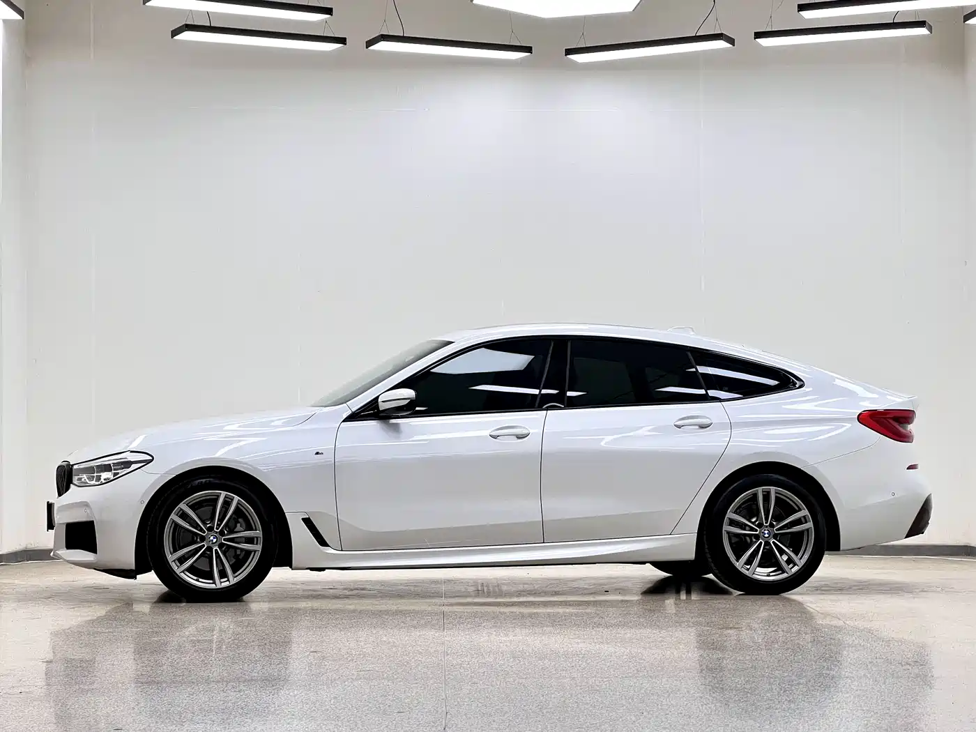 BMW 6 Series GT 2019 630i M Sport Package фото 4