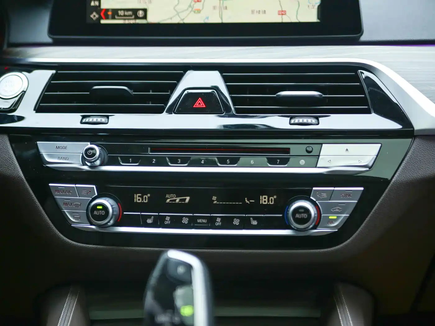 BMW 5 Series 2019 530Li Leading Luxury Package фото 33