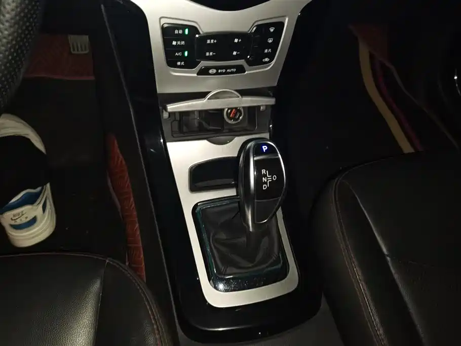 BYD E5