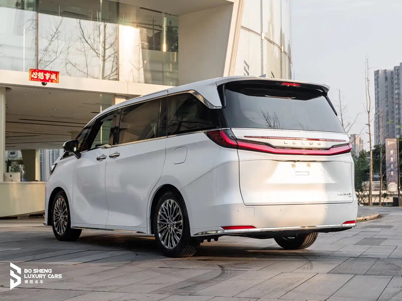 Lexus LM 2025 Model 350h Seven-Seater Elegance Edition фото 4