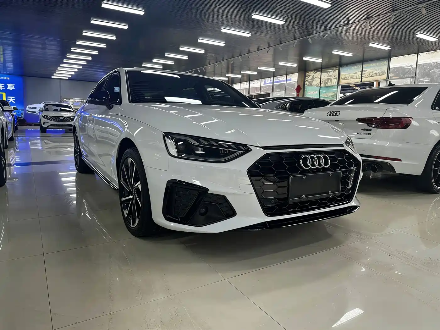 Audi A4L 2023 40 TFSI Luxury Sport фото 3