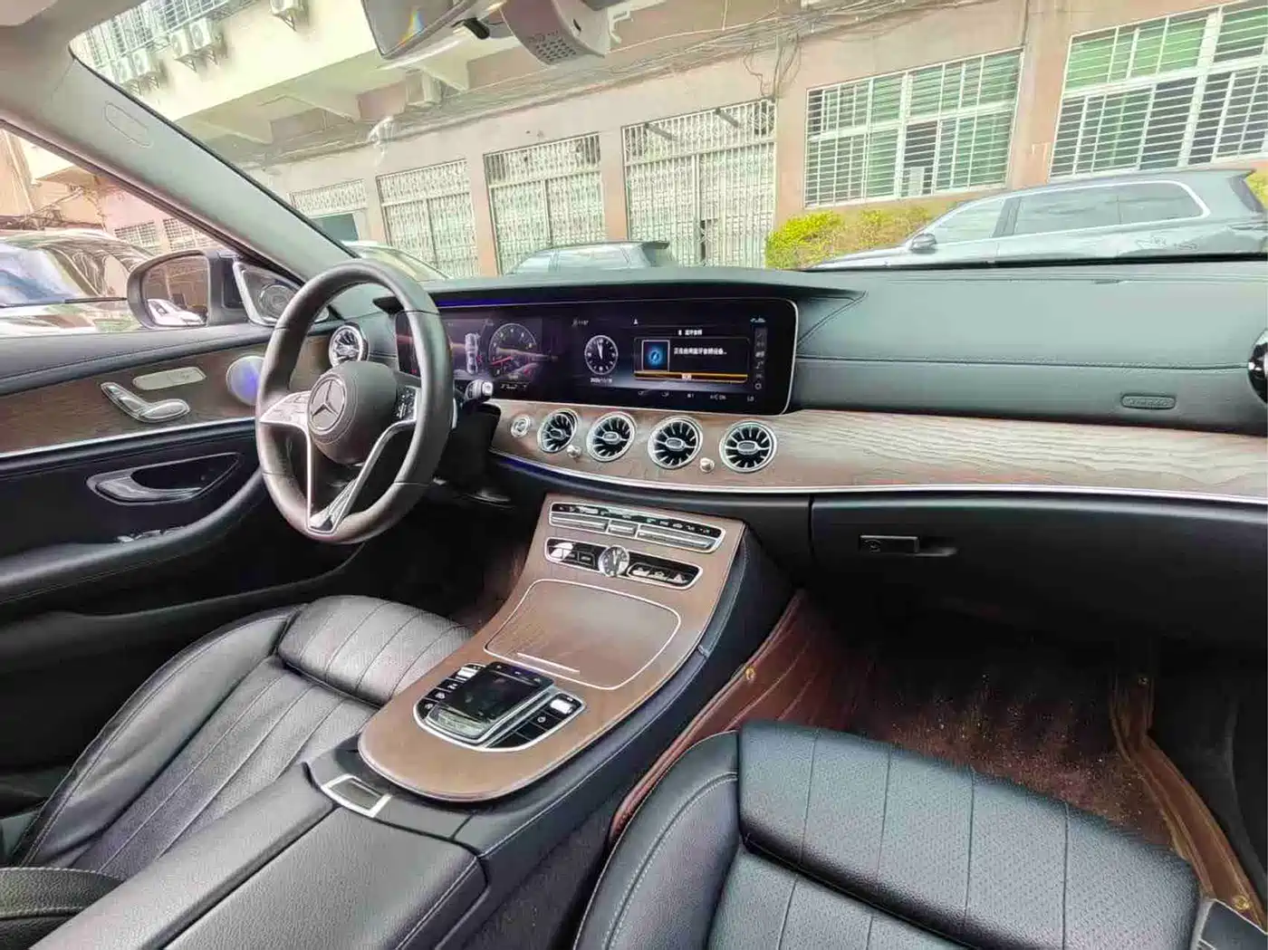 Mercedes-Benz E-Class 2016 E 200 L фото 17