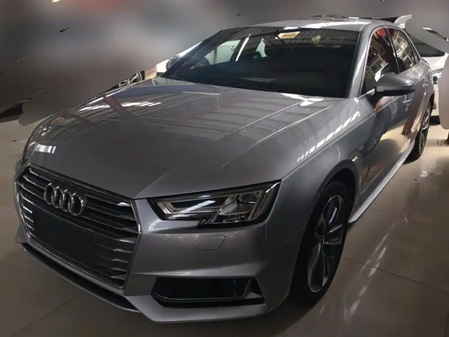 Audi A4L 2018 30th Anniversary 40 TFSI Sport