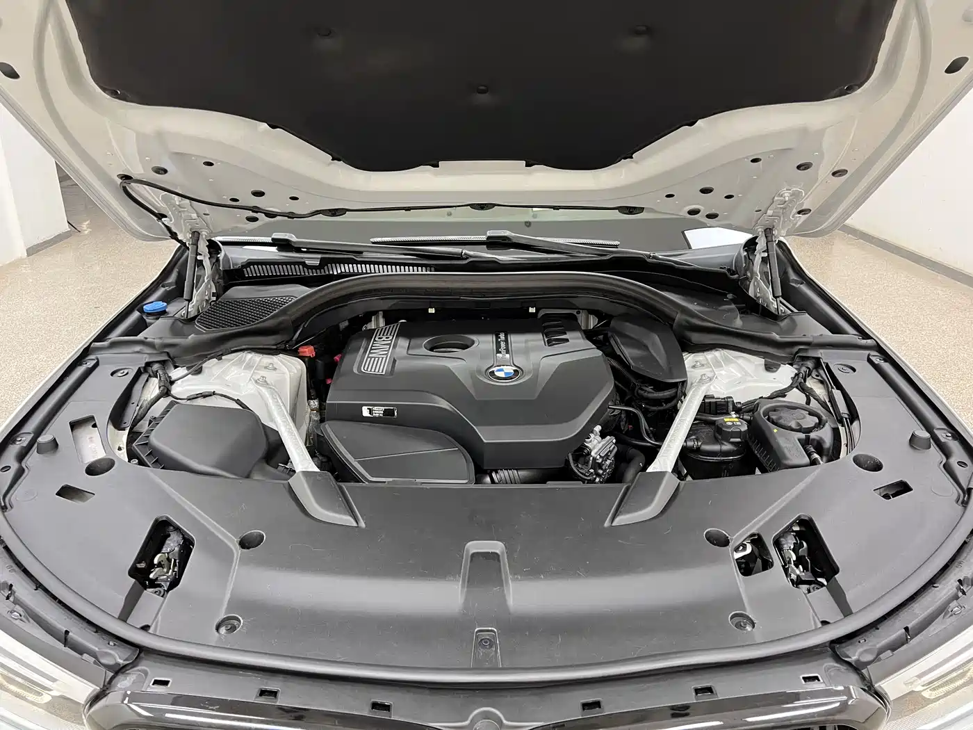 BMW 6 Series GT 2019 630i M Sport Package фото 31