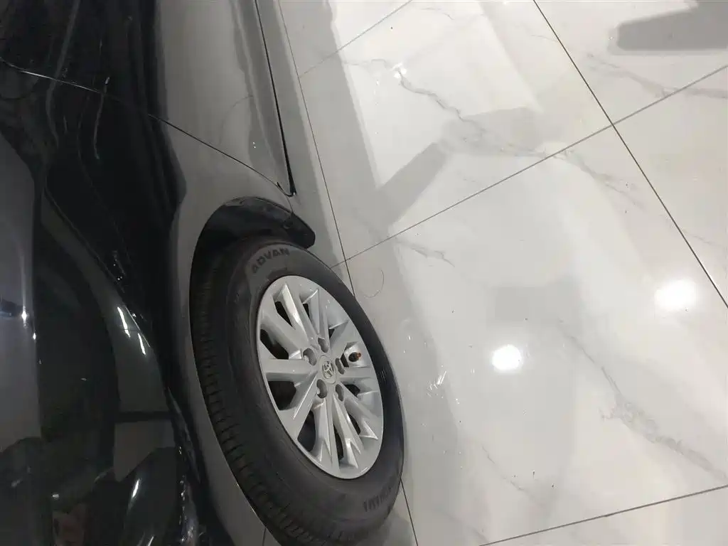 Toyota Camry 2016 2.0G 10th Anniversary Leading Edition фото 25