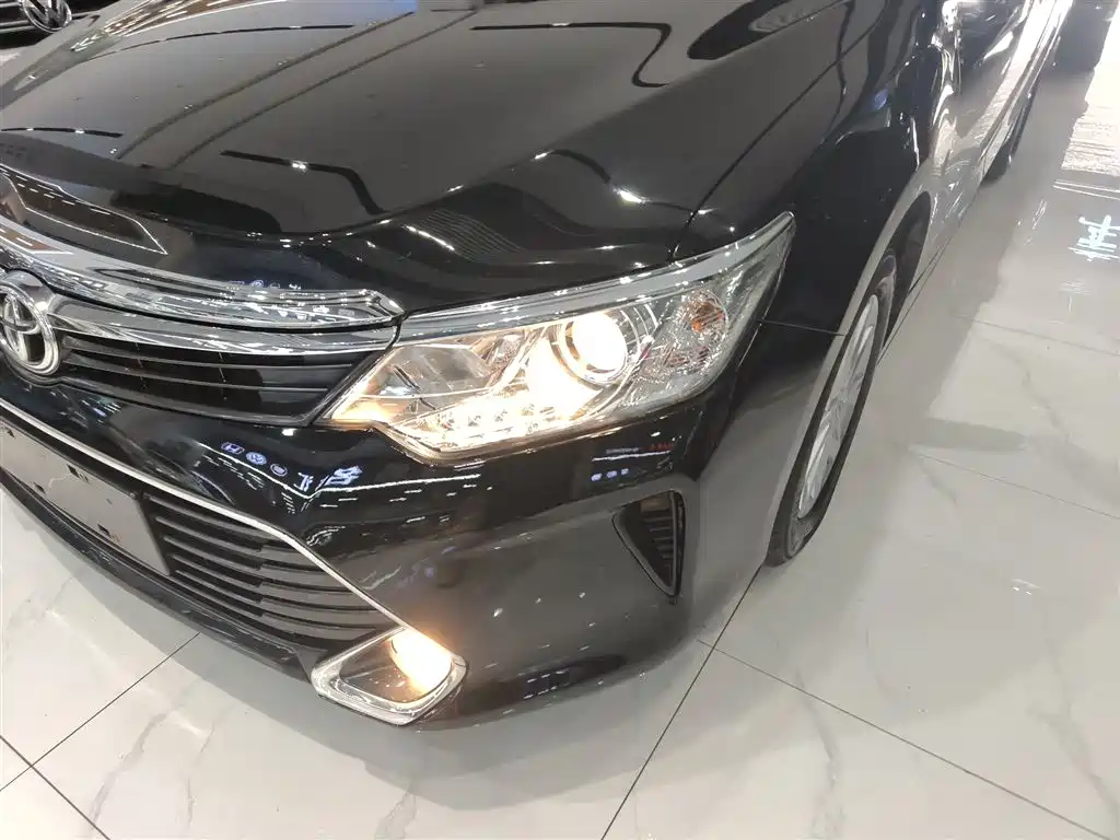 Toyota Camry 2016 2.0G 10th Anniversary Leading Edition фото 18