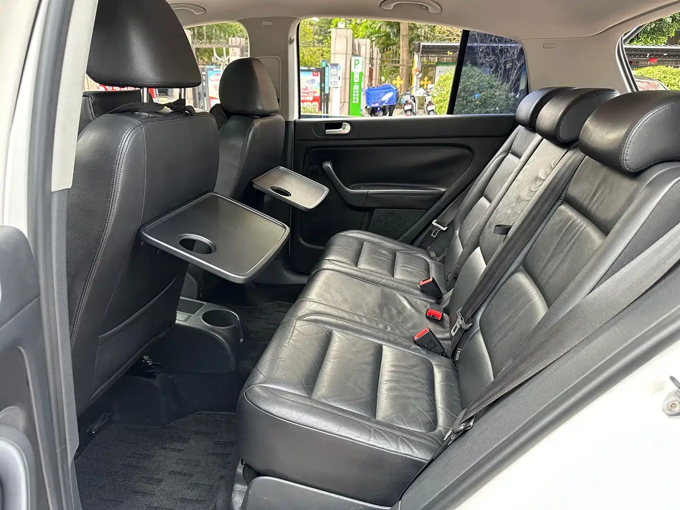 Volkswagen Golf (Import) 2011 1.4TSI Cross Golf фото 17