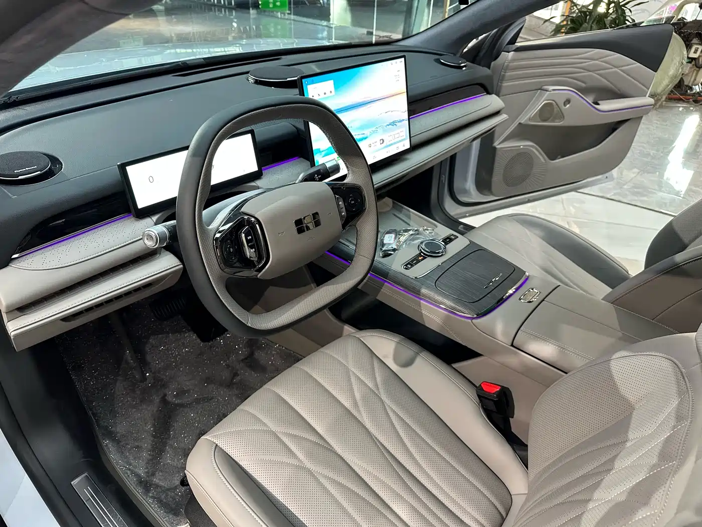Geely Galaxy Galaxy Xingyao 8 2025 130km EM-P Explorer Edition фото 12