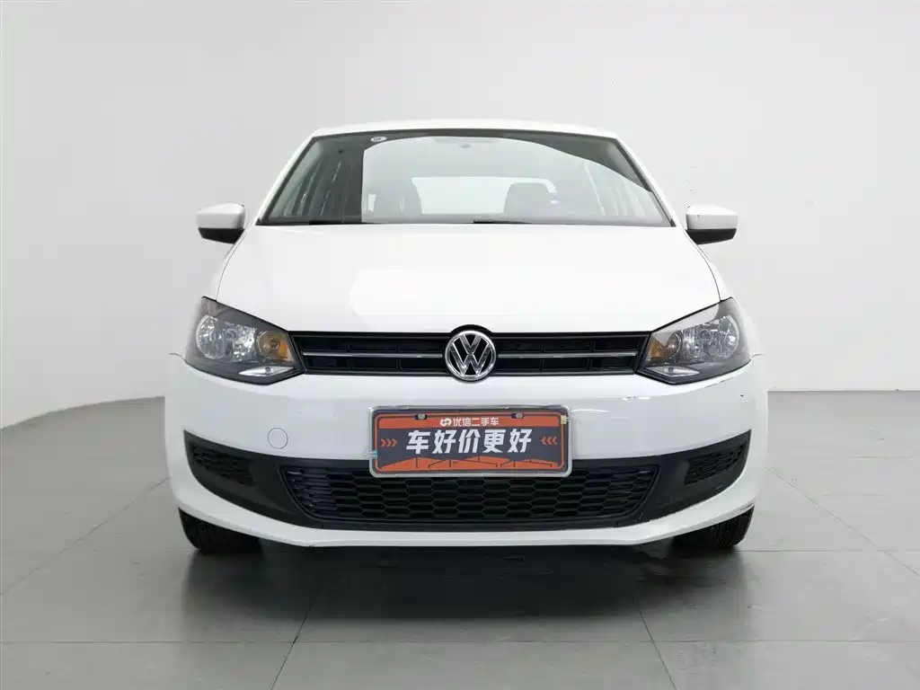 Volkswagen Polo 2013 1.4L Manual Trend Edition фото 3
