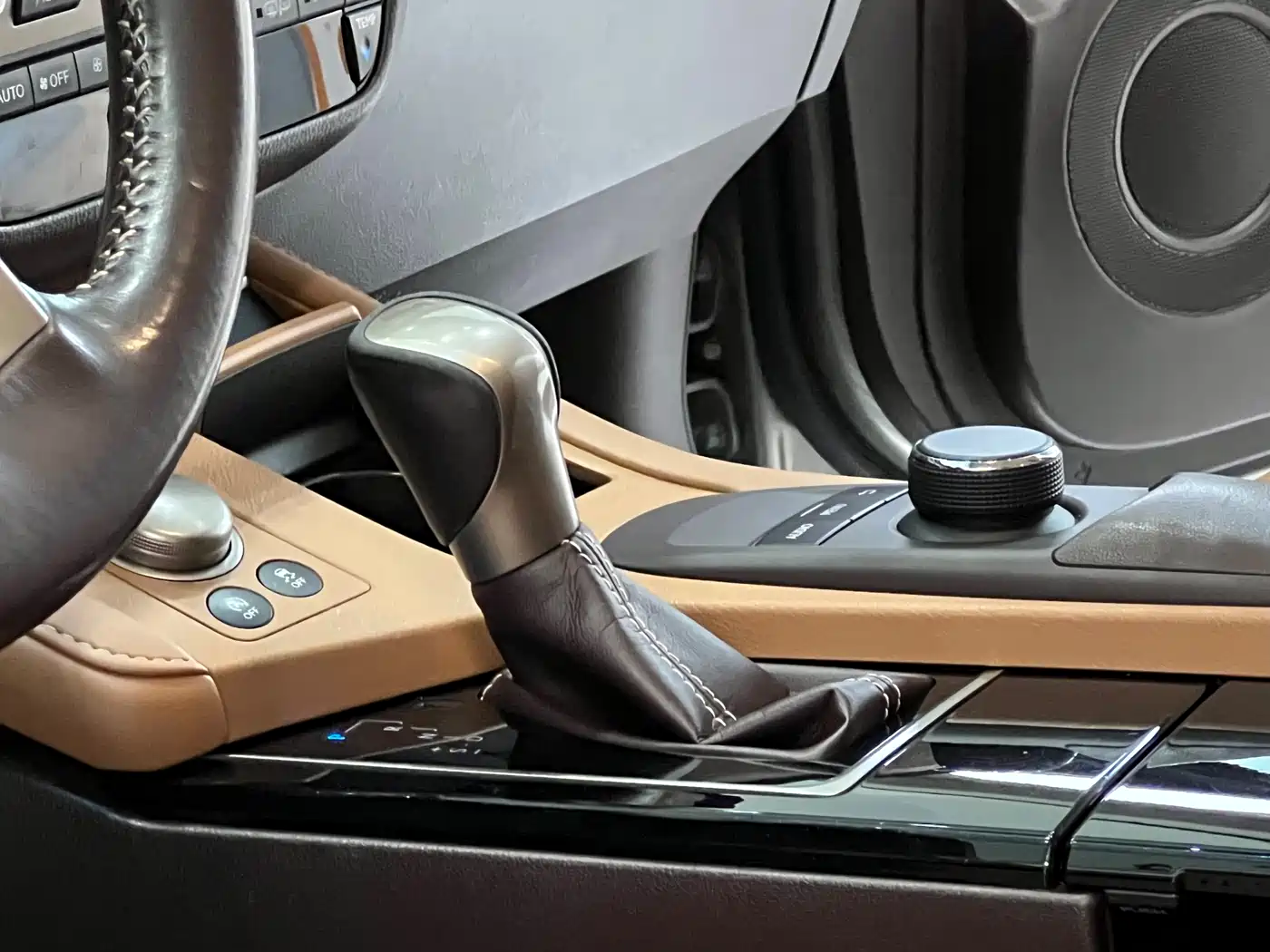 Lexus ES 2015 200 Elite Edition фото 8