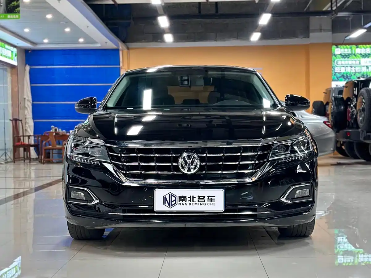 Volkswagen Passat 2019 330TSI Luxury Edition China VI фото 4