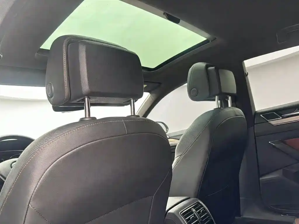 Volkswagen FAW-Volkswagen CC 2019 330TSI Charm Edition China VI фото 9