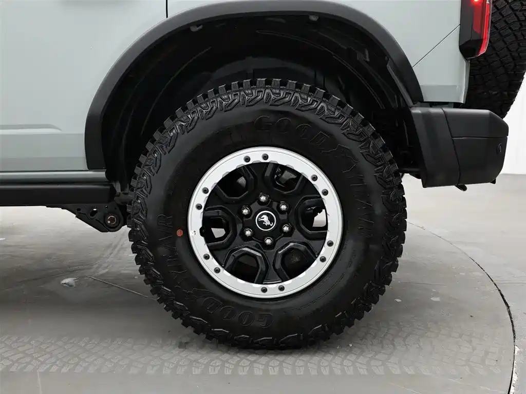 Ford Bronco 2025 2024 2.3T Badlands