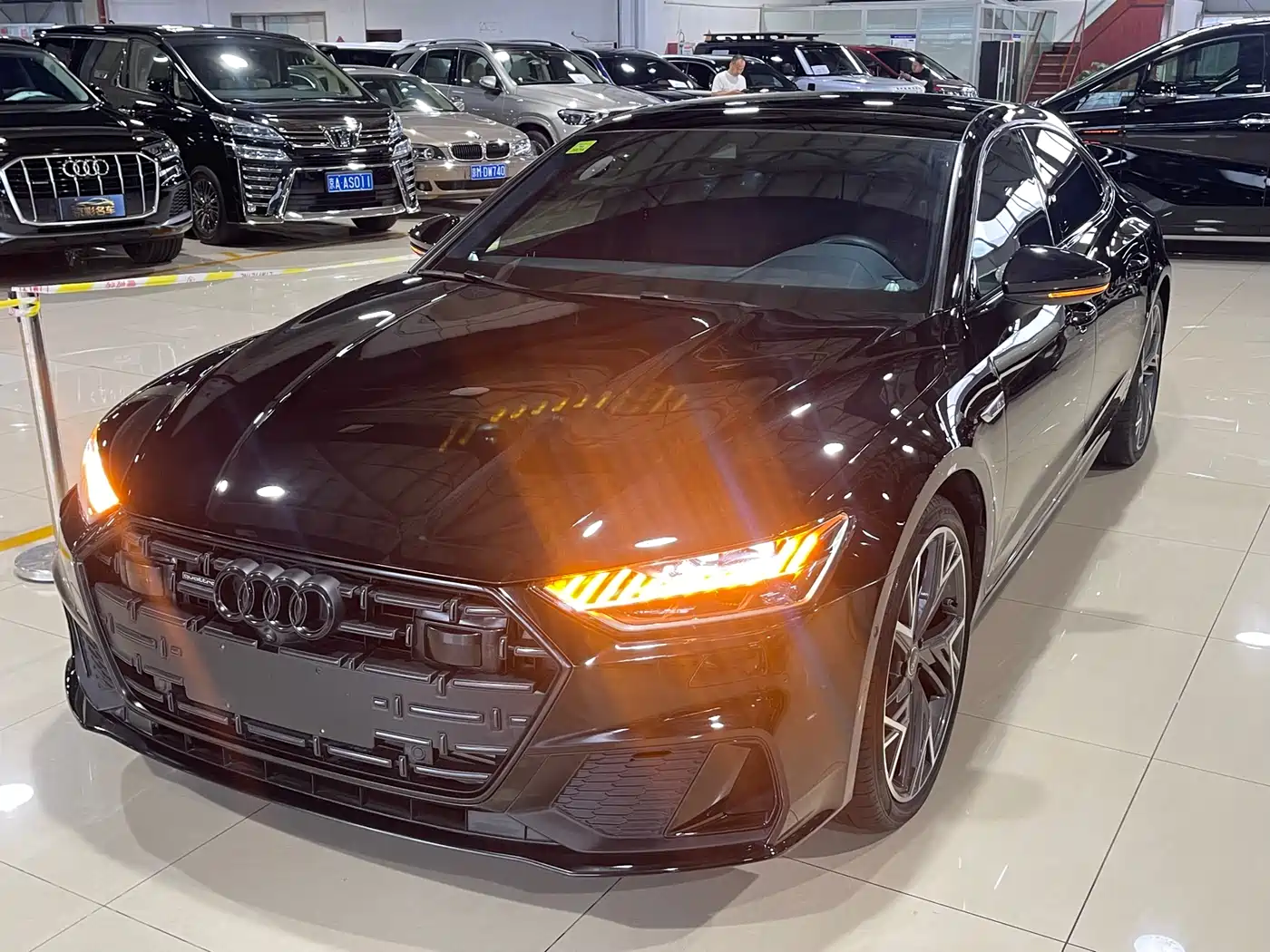 Audi A7L 2023 45 TFSI quattro S-line Black Warrior Edition