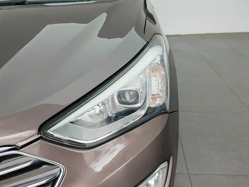 Hyundai Grand Santa Fe 2013 3.0L 7-Seater 4WD Comfort Edition фото 7