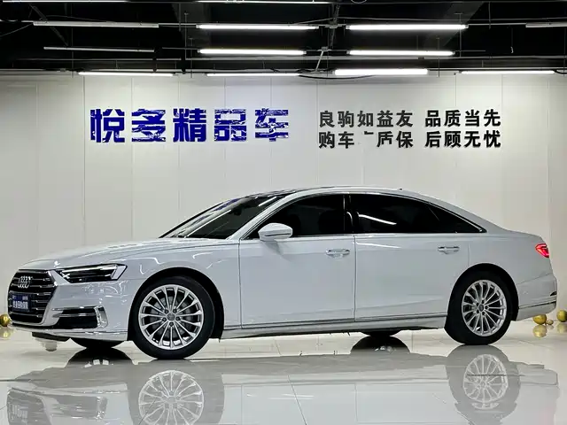 AUDI A8