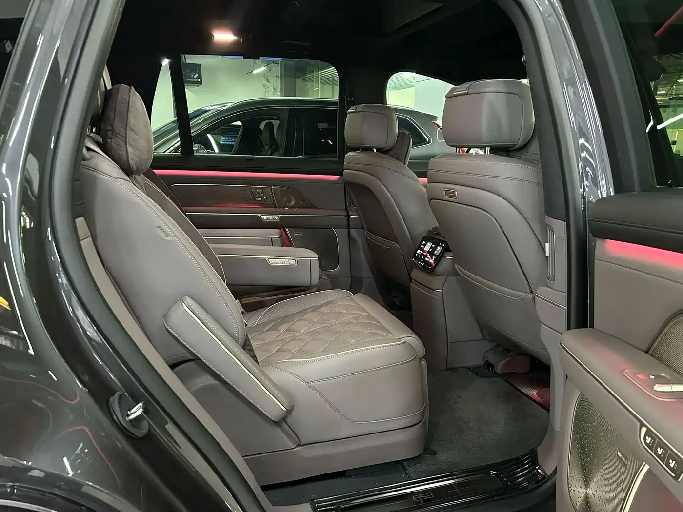 NIO ES8 2025 Model 6-Seat Executive Luxury Edition фото 17