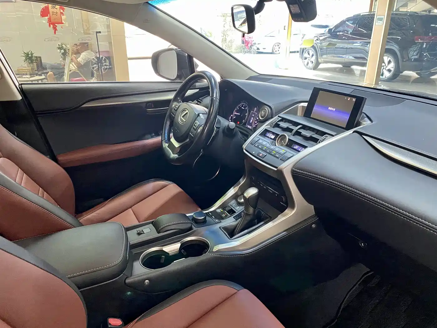Lexus NX 2015 200t AWD F Sport фото 17