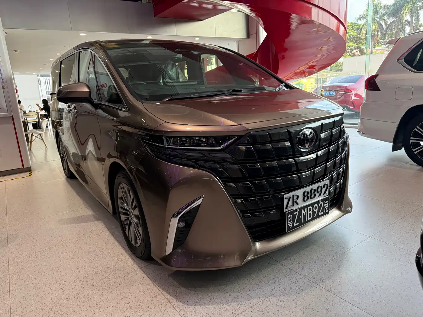 Toyota Alphard 2025 Hybrid 2.5L Prestige Gold Edition фото 2