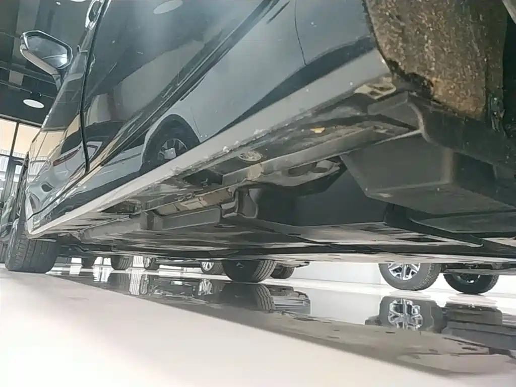 Toyota Avalon 2022 Hybrid 2.5L Luxury Edition фото 22