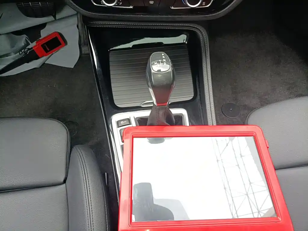 BMW 1 Series 2018 118i Sport Edition фото 14