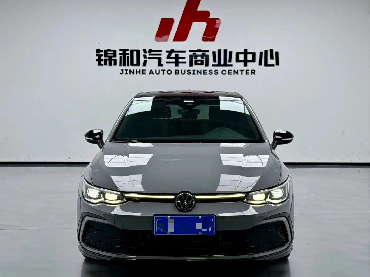 Volkswagen Golf 2023 Model 280TSI DSG R-Line фото 2