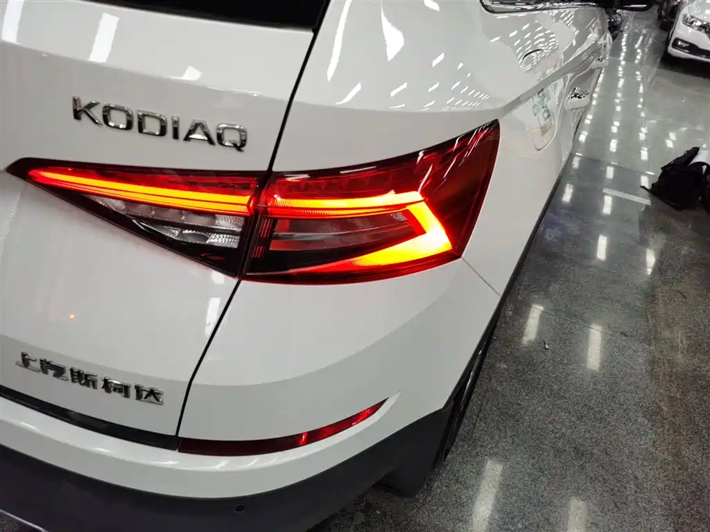Škoda Kodiaq 2018 TSI330 5-seat FWD Luxury Premium фото 24