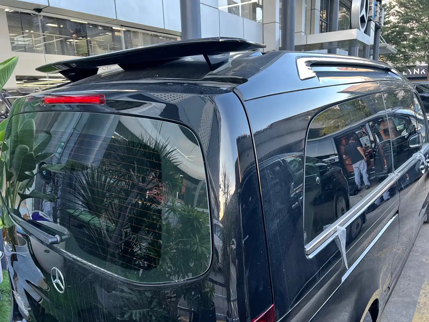 Mercedes-Benz V-Class 2024 V 300 L Long Wheelbase Premium фото 13