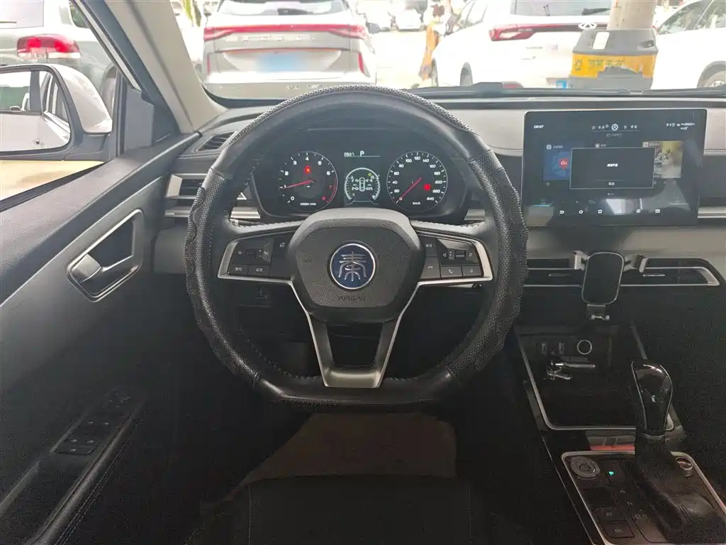 BYD Qin 2019 1.5L Automatic Prestige фото 11