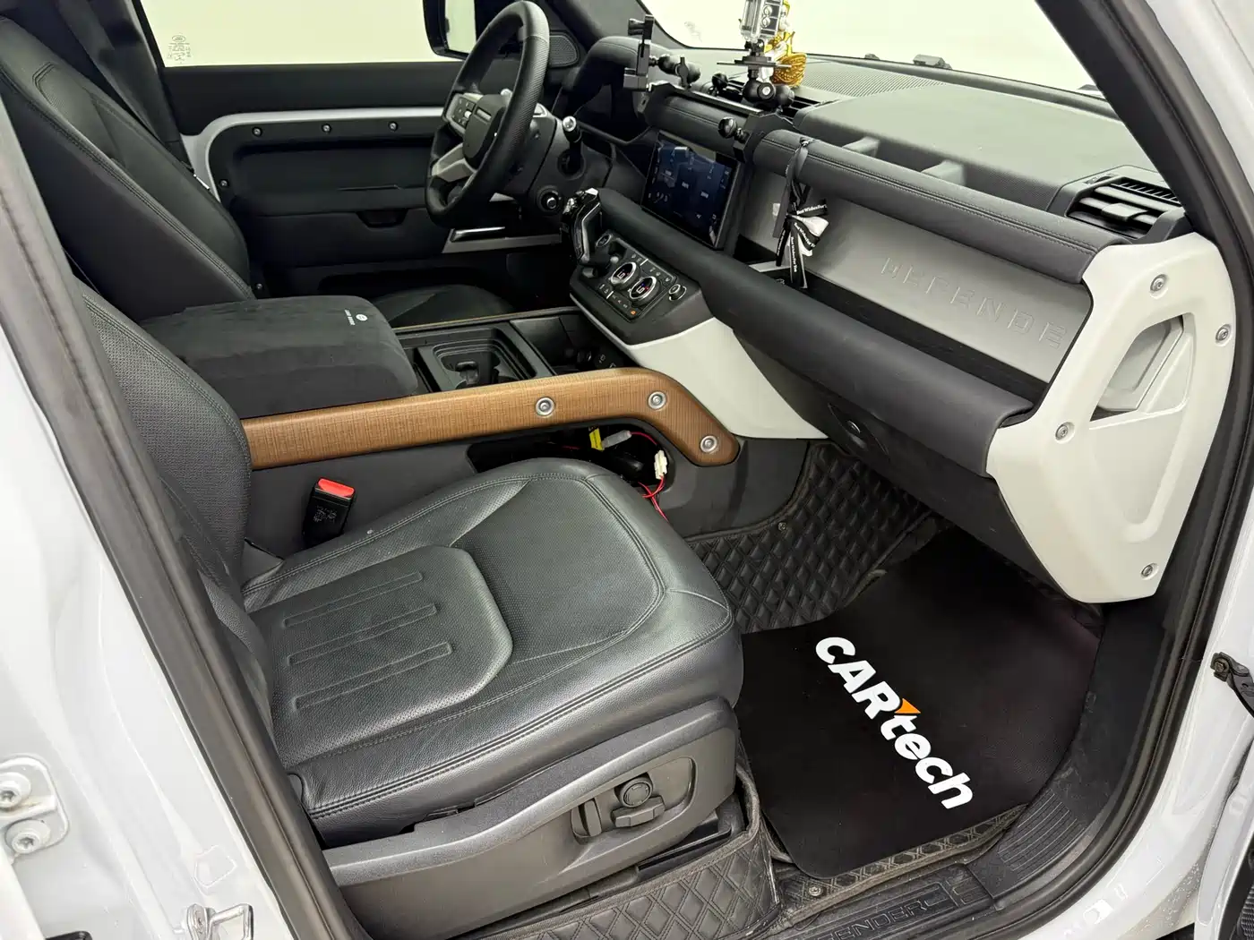 Land Rover Defender NEV 2022 110 P400e фото 22