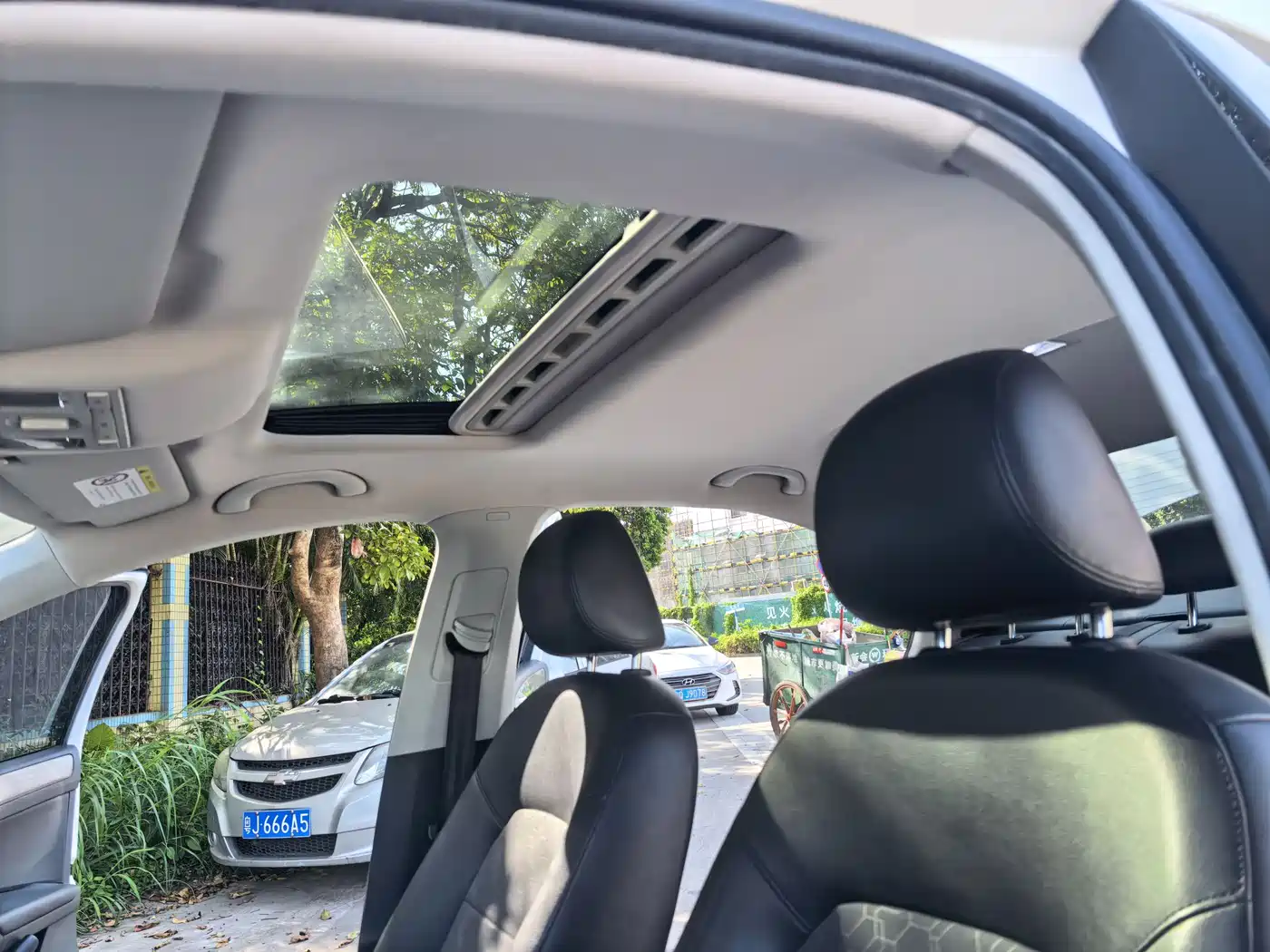 Volkswagen Santana 2015 1.6L Automatic Comfort Edition фото 12