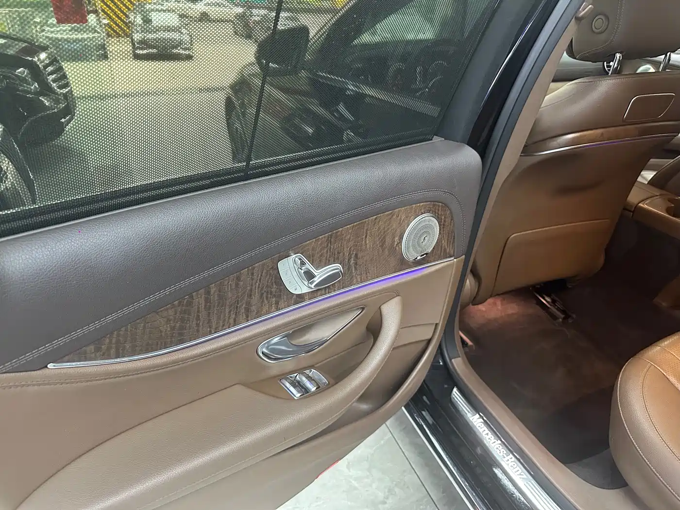 Mercedes-Benz E-Class 2019 E 300 L Luxury фото 8