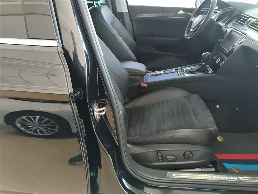 Volkswagen Magotan 2017 330TSI DSG Premium фото 25