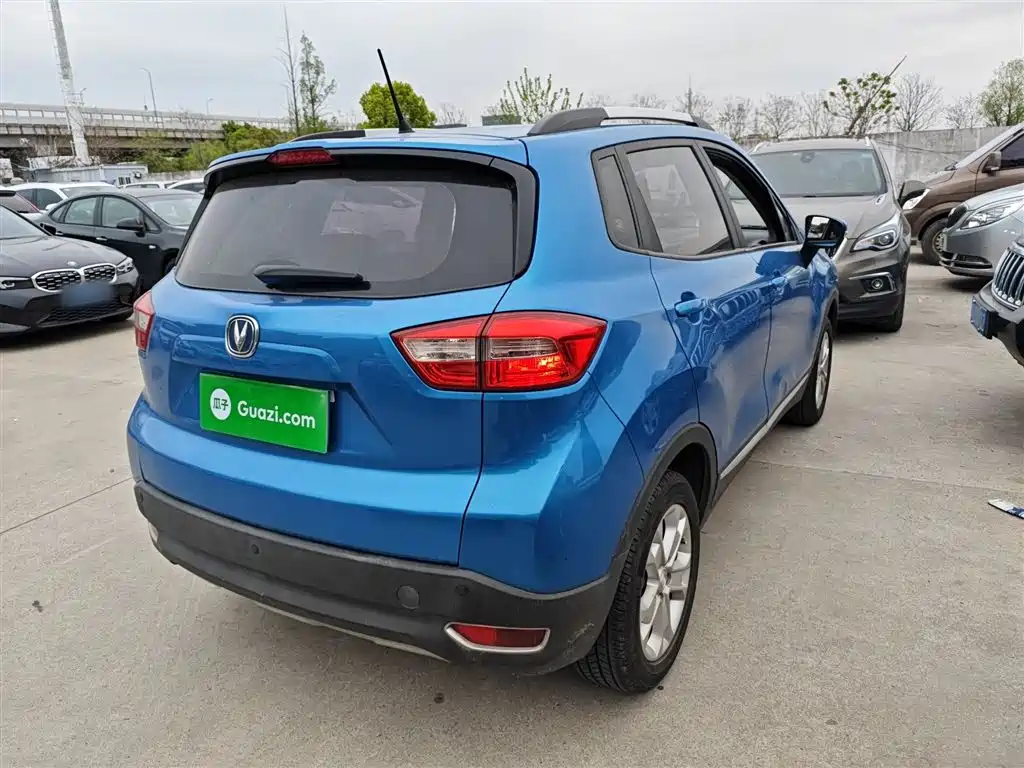 Фото 5 - Changan CS15