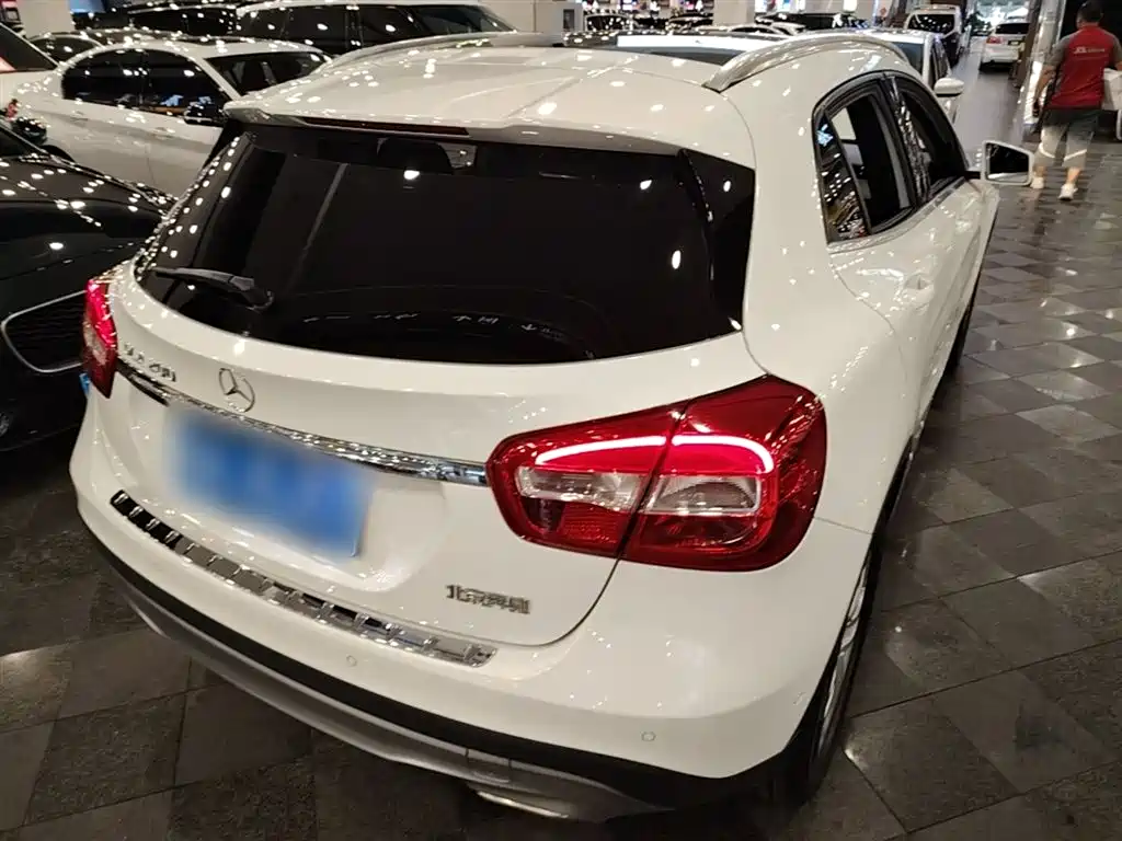 Mercedes-Benz GLA 2015 GLA 200 Dynamic фото 7