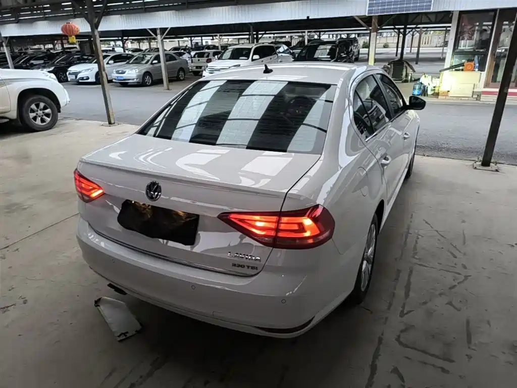 Volkswagen Lavida 2017 230TSI DSG Comfort Edition фото 7