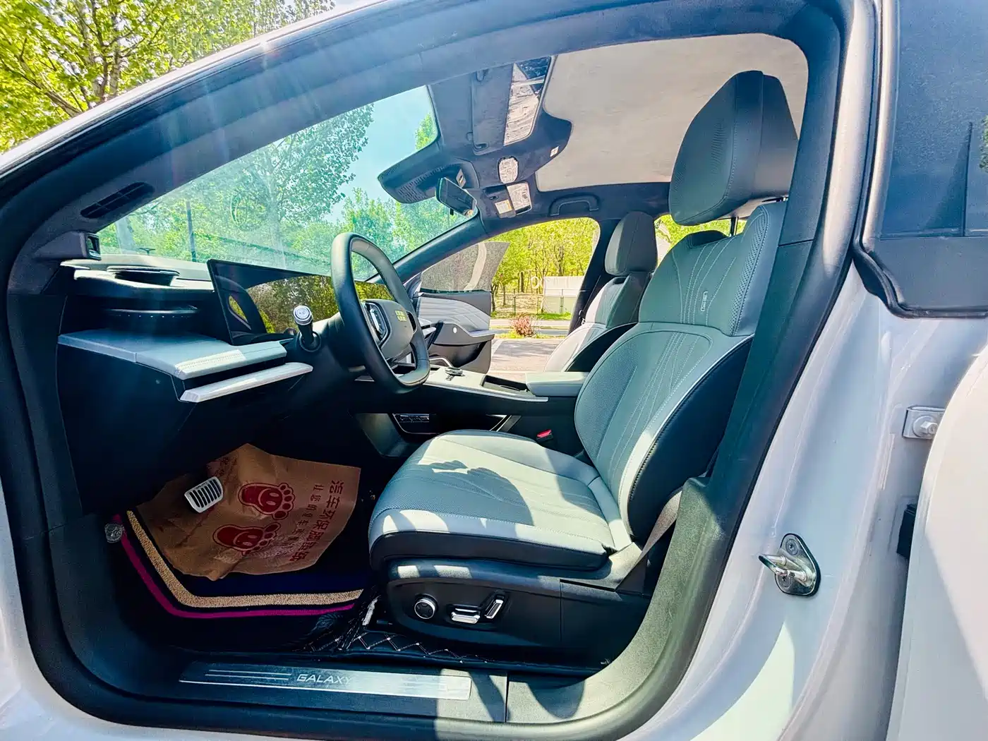 GEELY GALAXY GALAXY E8