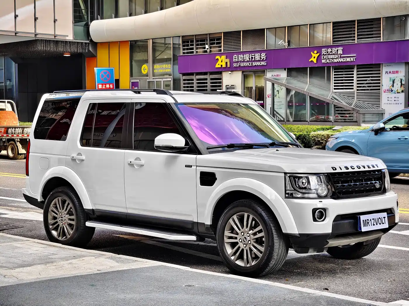Land Rover Discovery 2014 3.0 SDV6 HSE Diesel фото 2
