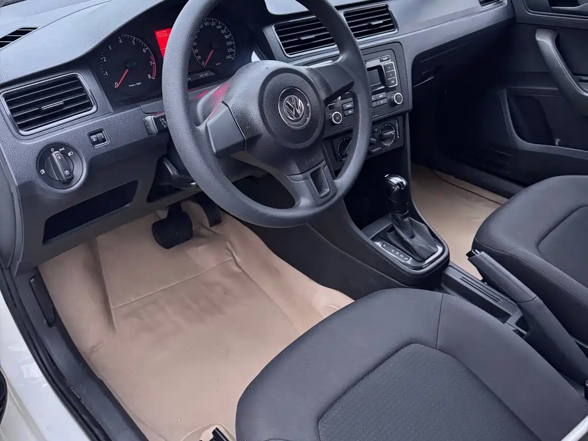 Volkswagen Santana 2013 1.6L Automatic Trend Edition фото 9