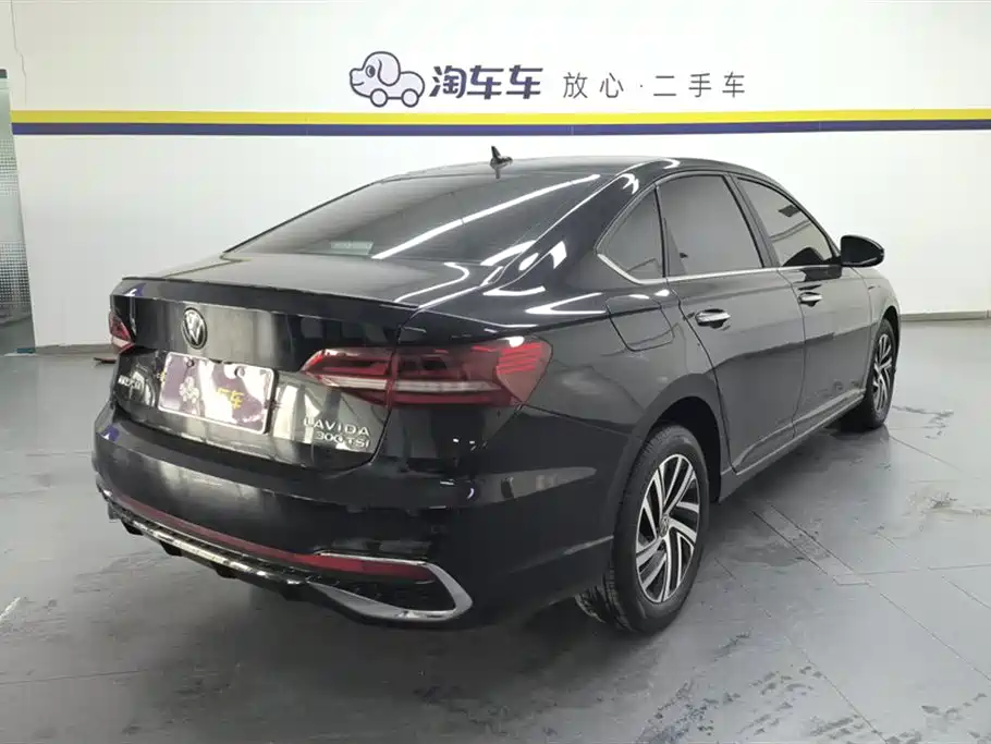 Volkswagen Lavida 2023 300TSI DSG Starlight Full Comfort Edition фото 3