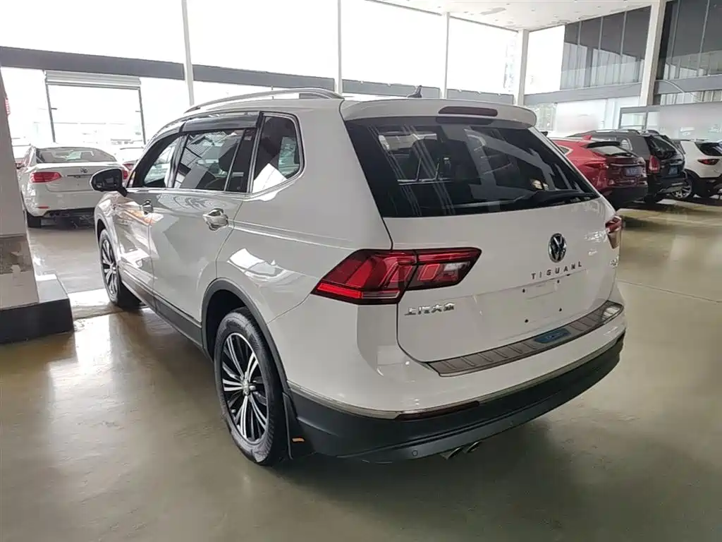Volkswagen Tiguan L 2019 Facelift 330TSI Auto 2WD Panorama Comfort China VI фото 5